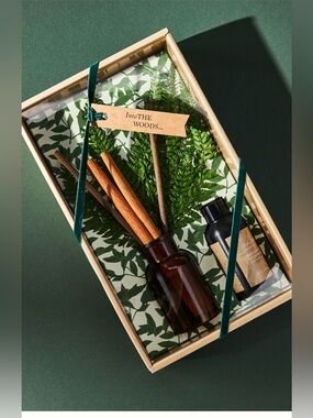 NIB Anthropologie Holiday Botanical Bouquet Diffuser
